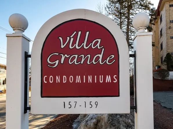 157 Franklin St #U-b1, Stoneham, MA 02180