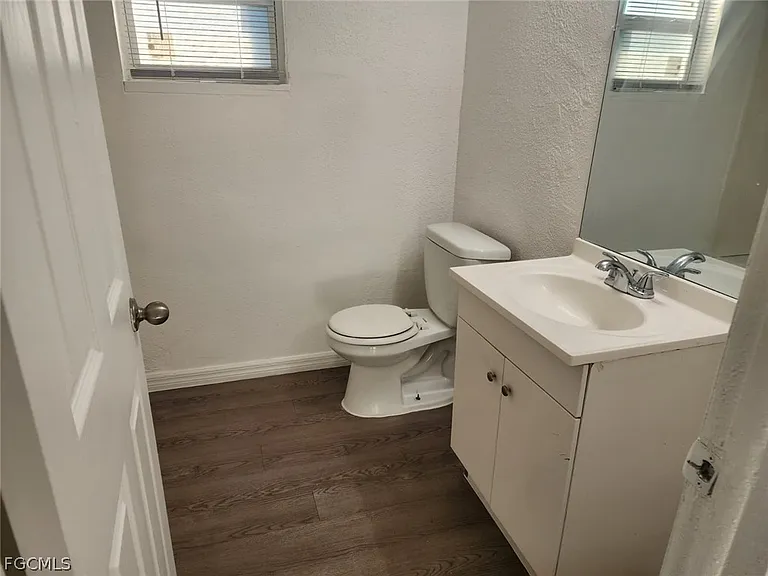 1919 Lillie St — Photo 18