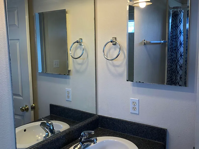 433 W Brevard St — Photo 18