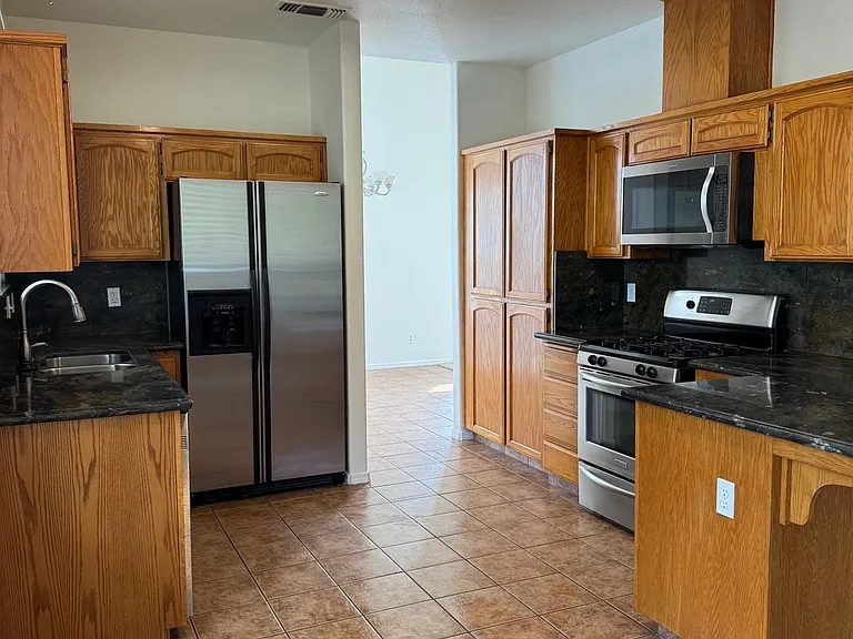 150 Lake Dr — Photo 7