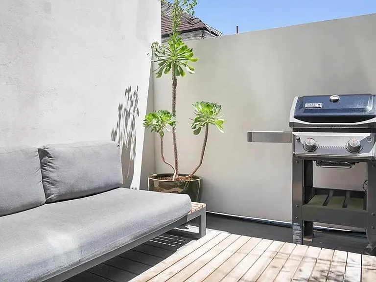 3235 Louise St — Photo 15