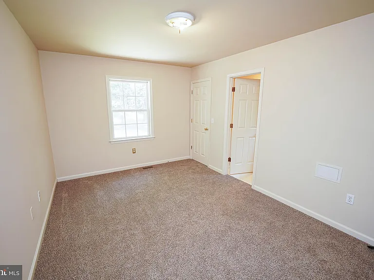 935 Queen Ave — Photo 21