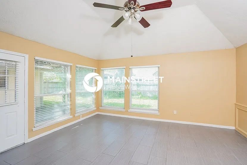 15514 Cabildo Dr — Photo 4