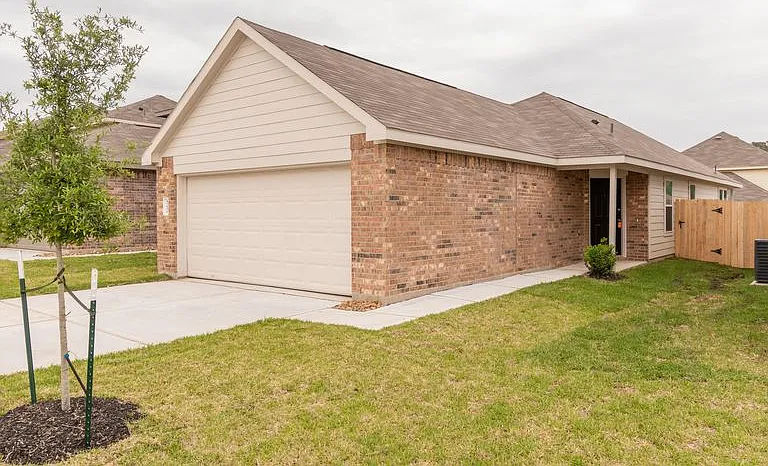 13836 Forest Springs Ln — Photo 3