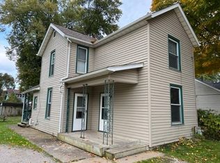 1414 Lake Dr, Zanesville, OH 43701