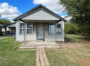 133 NE 2nd St, Moore, OK 73160
