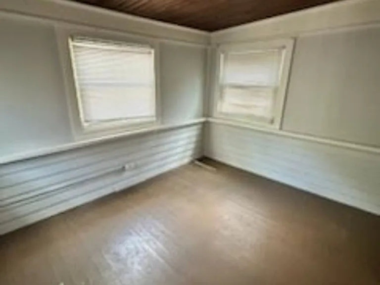 823 Central Ave — Photo 2