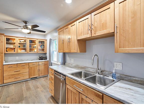3rd image of 7334 Cadle Ave