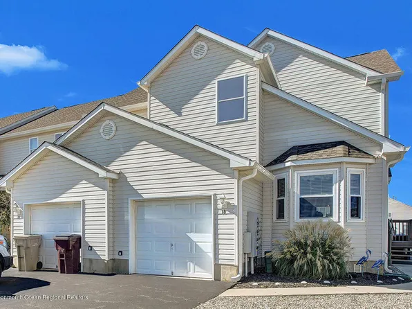18 Blue Heron Ln #18, Bayville, NJ 08721