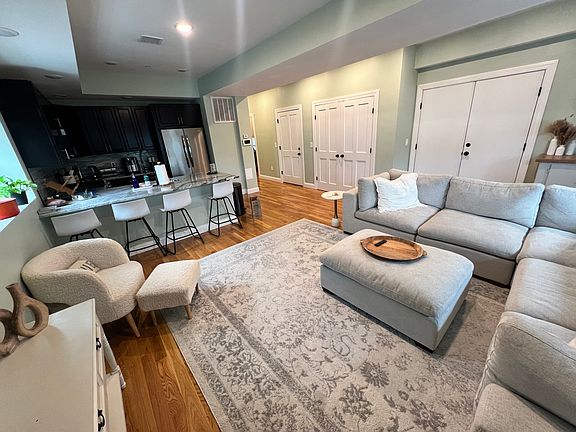 2nd image of 200 L St #1