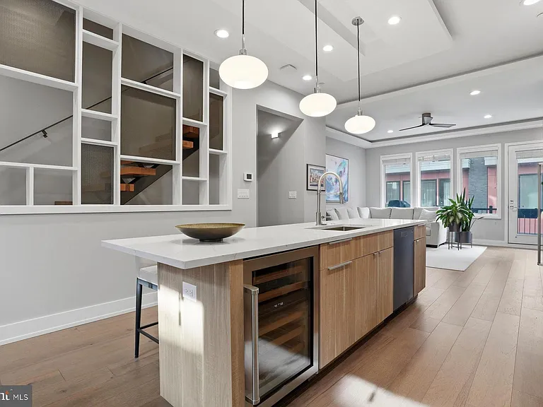 611 N Galloway St — Photo 15