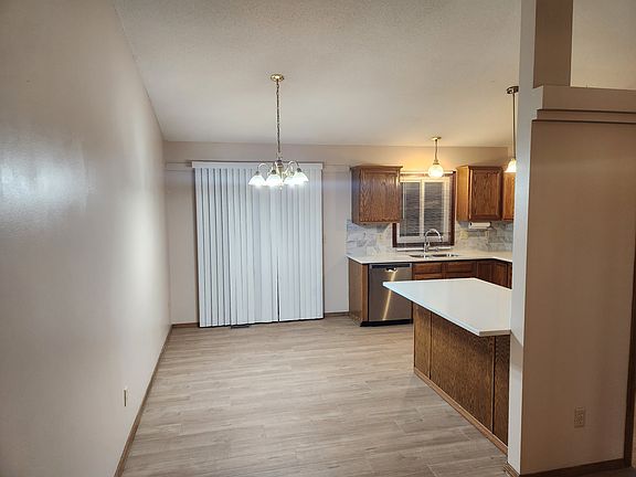 3rd image of 2303 N Parkridge Ct