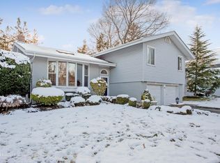224 Forest Dr, Jericho, NY 11753