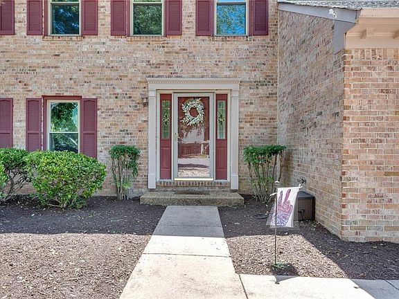 3rd image of 412 Hatfield Place