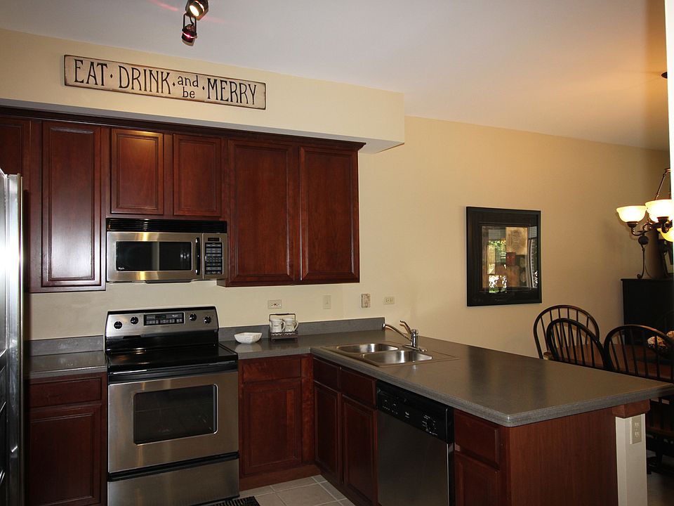 1st image of 100 N River Ln Unit 106