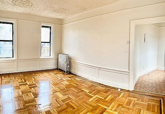 3rd image of 2737 Webb Ave #C3