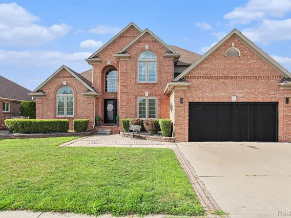 19899 Coyote Trl, Macomb, MI 48042