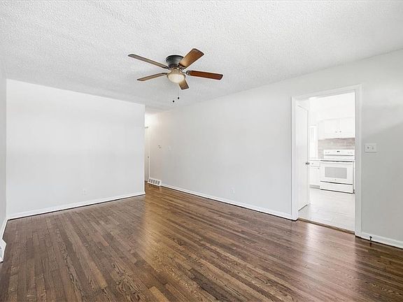 4th image of 8236 Flora Ave