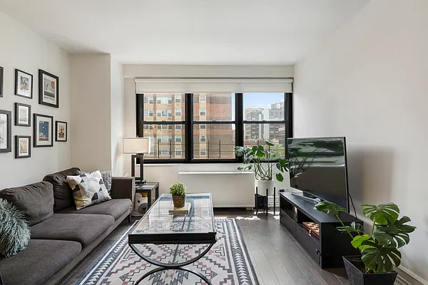 Sold by Julia B Fee Sotheby's International Realty | media 12