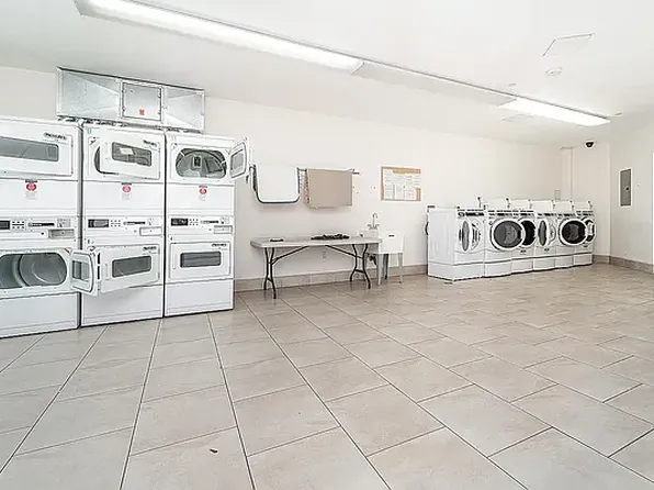 12-03 Jackson Avenue image 8 of 12