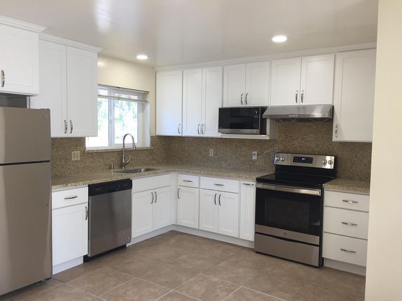 2nd image of 5848 McKellar Dr