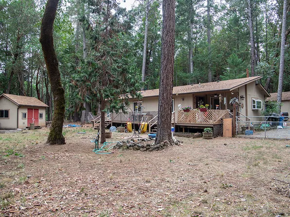 880 E Fork Rd, Williams, OR 97544