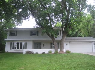 1325 Bonnie Ln, Brookfield, WI 53045