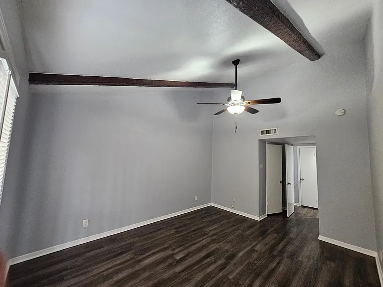 4008 Towngate Blvd — Photo 16