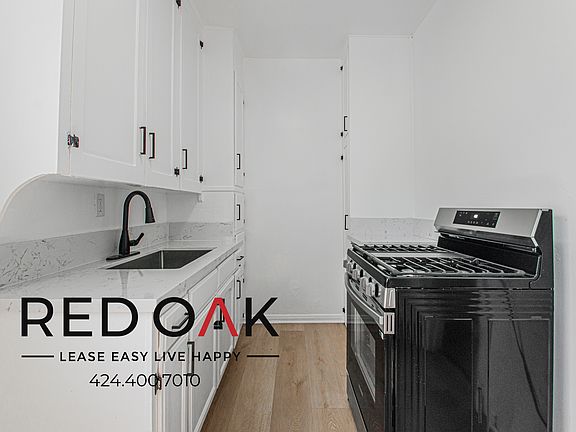 5th image of 704 W 54th St APT 5