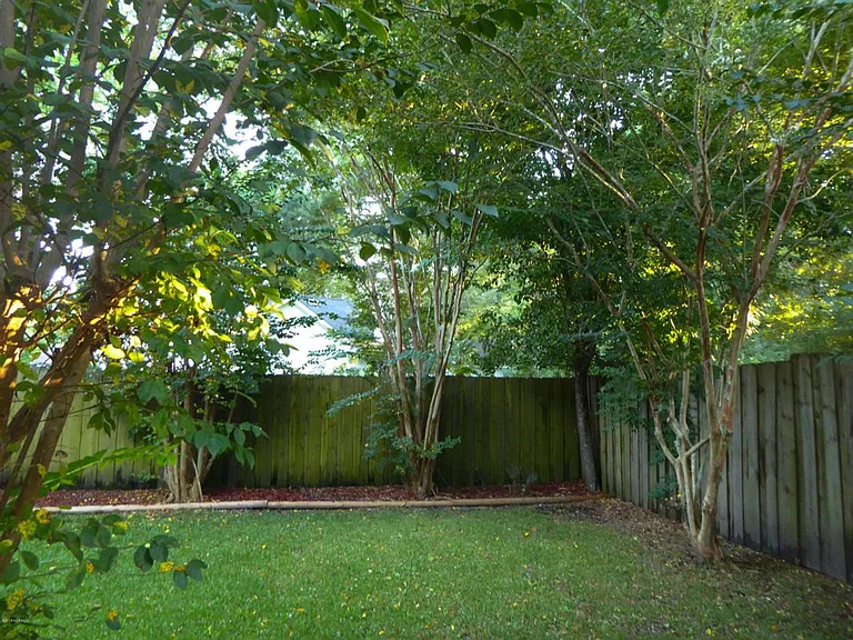 744 Antler Dr — Photo 17