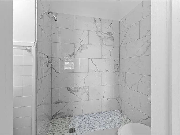704 Blue Ridge Ave — Photo 7