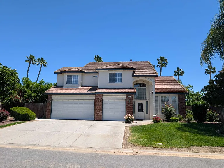 5075 Congressional St — Photo 3