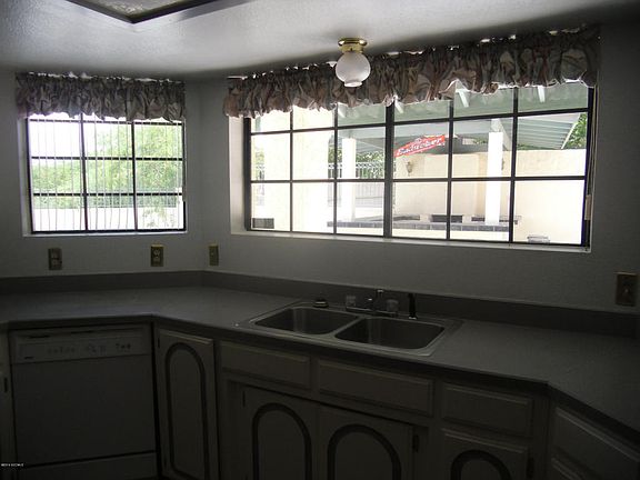 3rd image of 1711 W Potrero Dr