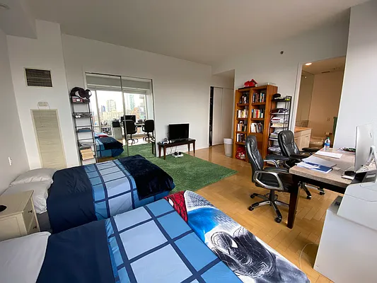 Rented by Compass | media 7