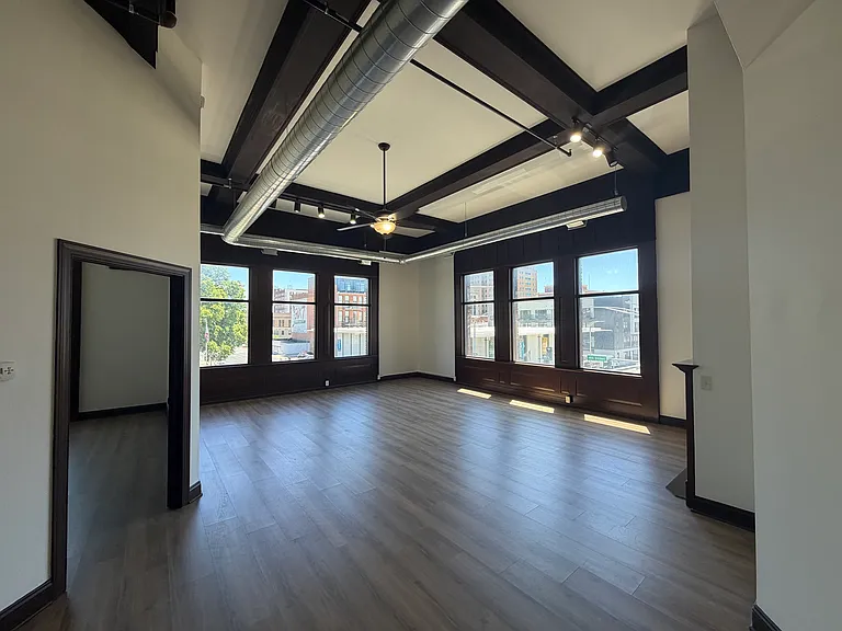 400 N Main St #330 — Photo 4