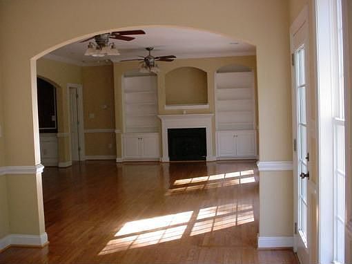2nd image of 507 Coman Ln