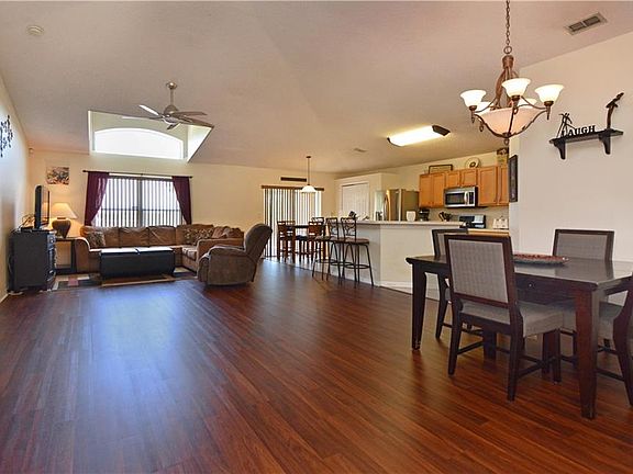 3rd image of 140 China Berry Cir