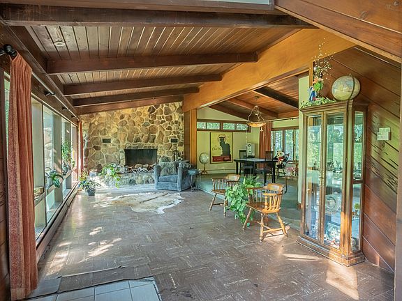 3rd image of 7821 Redondo Ln