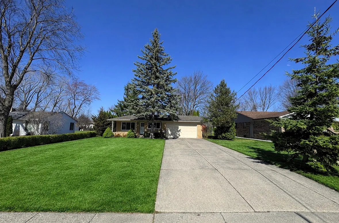 Building Photo - 2235 Chesley Dr