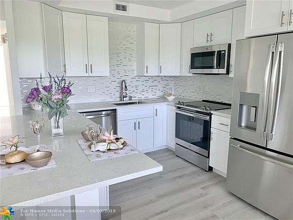 3rd image of 1805 Eleuthera Pt APT L3