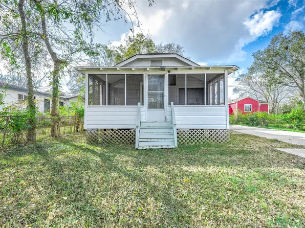 2012 Avenue F, Dickinson, TX 77539