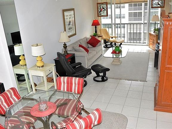 2nd image of 244 Saint Augustine Ave APT 706