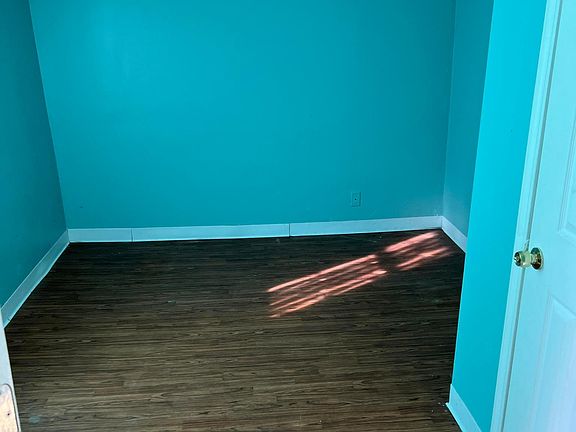 3rd image of 28500 W Park Ave #1