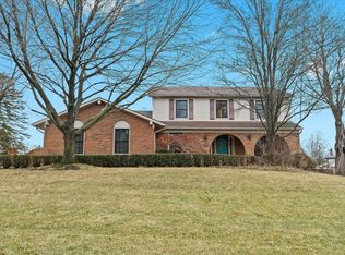 36450 Parklane Cir, Farmington Hills, MI 48335