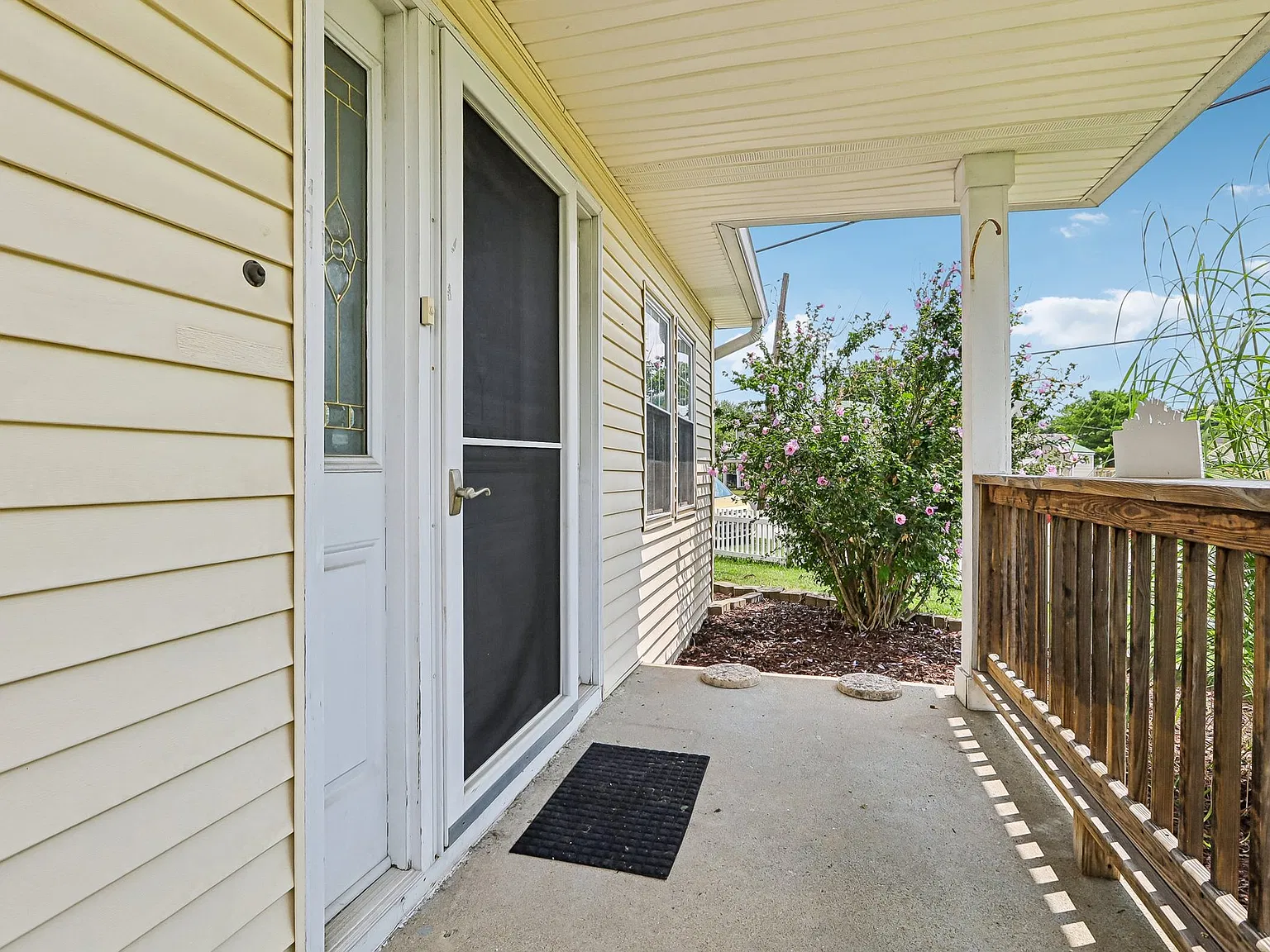 4 bed, 2486 sqft, $2,090 — Photo 4