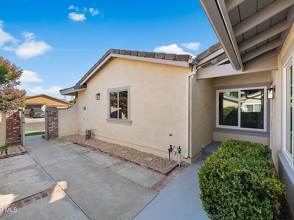 3rd image of 25561 Alicante Dr