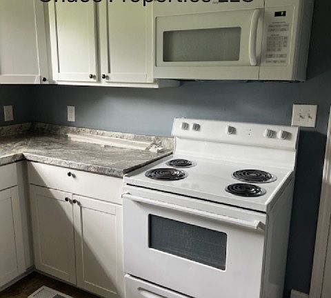 4th image of 100 Turner St