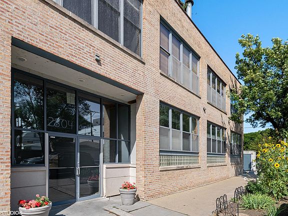 2nd image of 2804 N Lakewood Ave APT 108