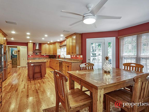 Kitchen / Breakfast Room