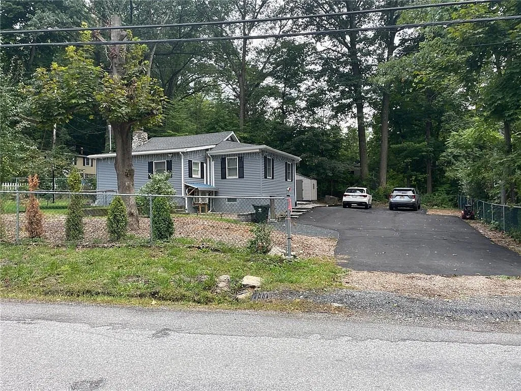 2 bed, 848 sqft, $2,300 — Photo 2